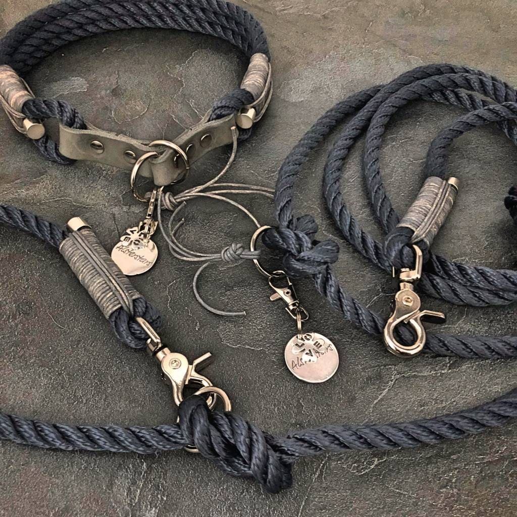 Tauleinen Set - Marine Klassik Meets Grey Leather