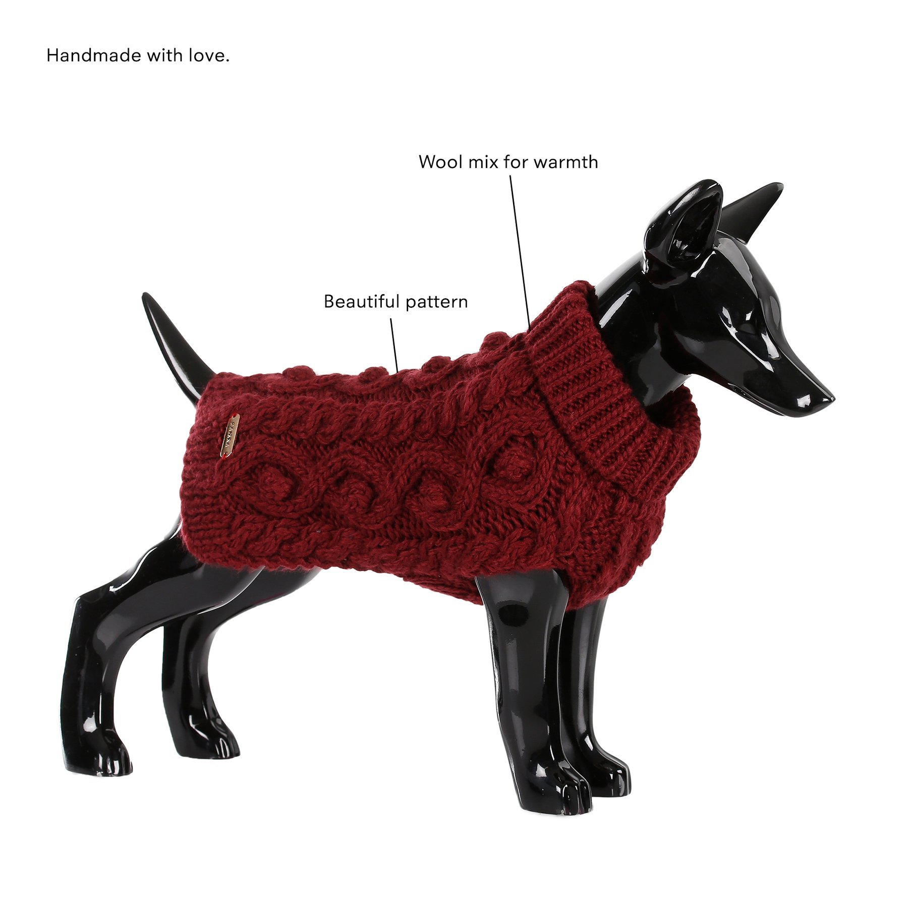 PAIKKA_Hangestrickter_Hundepullover_Rot_Modell