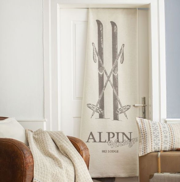 SAVONA Wohndecke "Alpine Vintage ski lodge"