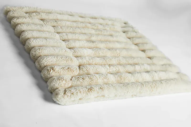 Kuschelkissen Softplaid Beige