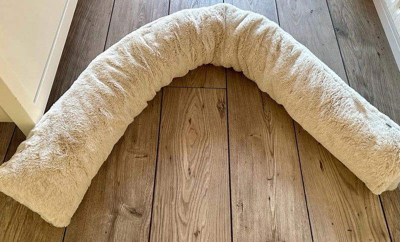 Kuschelwurst aus Kunstfell für Hunde