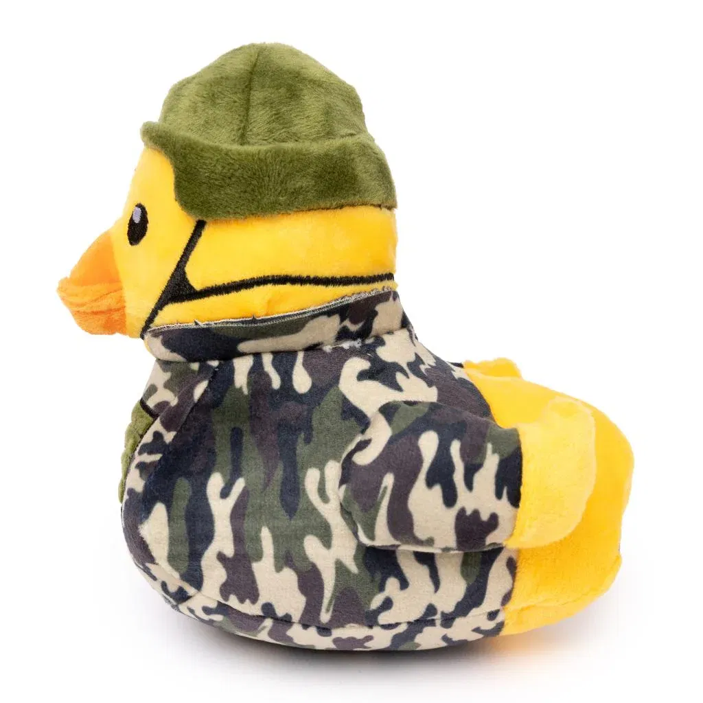 Gelbe Ente aus Plüsch mit Helm und Uniform in Camouflage